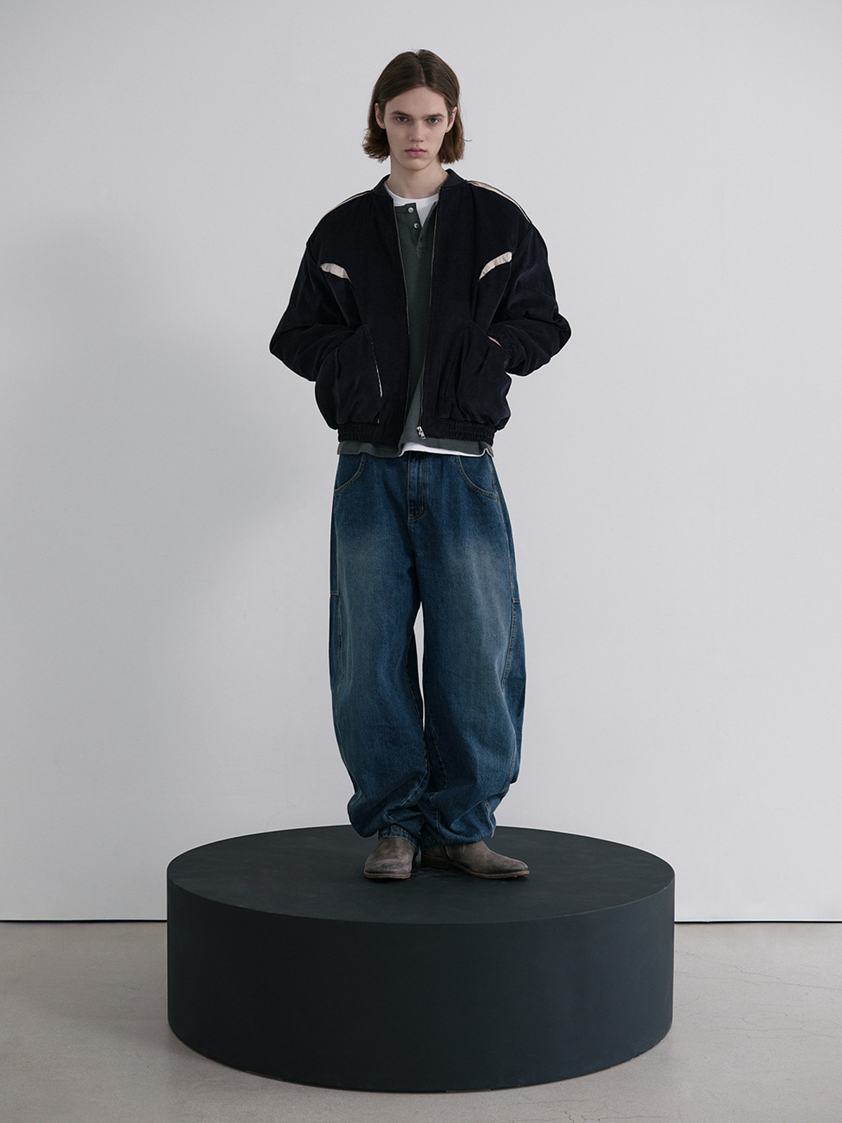 리브랜딩 마친 우알롱, F/W 컬렉션 두 번째 라입업 선봬 884-Image